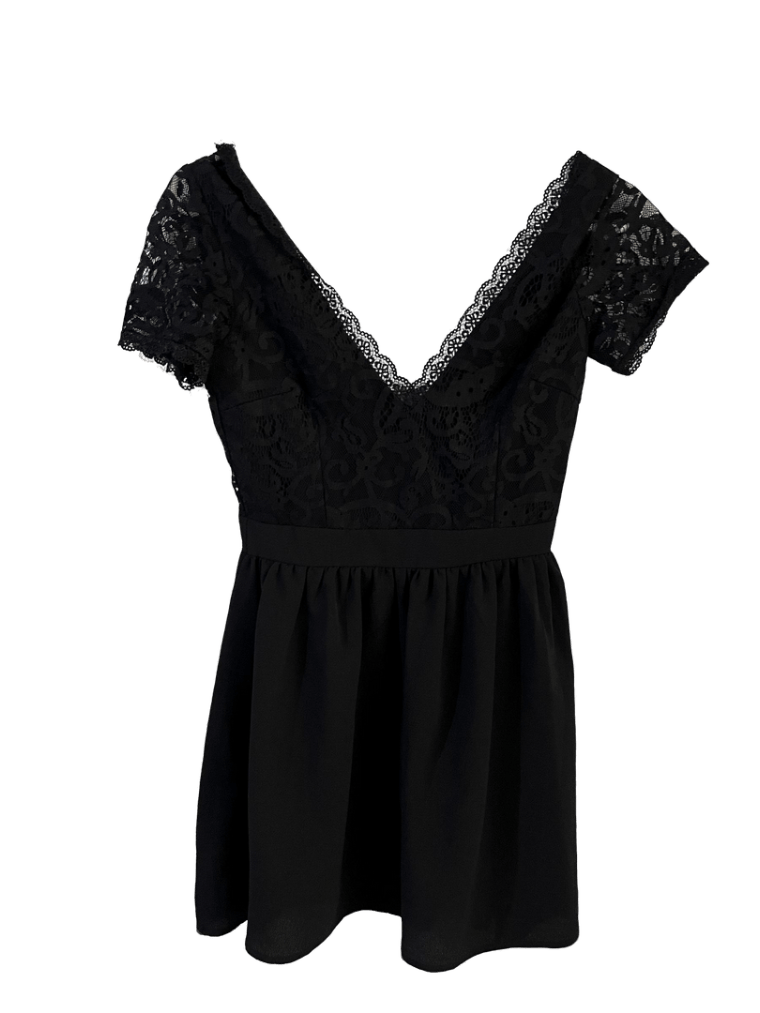 Vestido De Encaje Negro Con Mangas