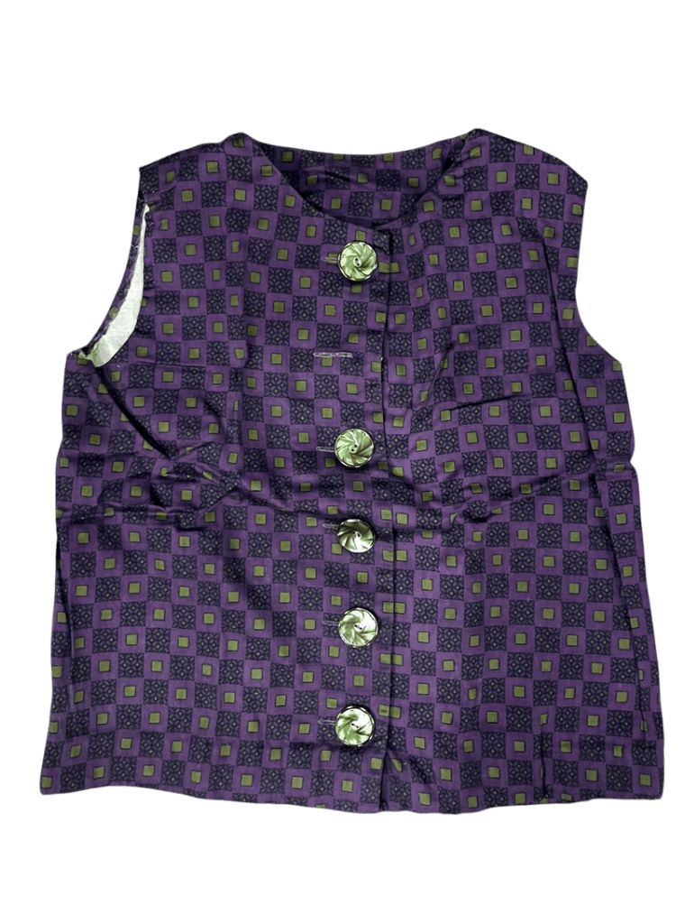 Blusa Morada Estampada Con Botones Dorados