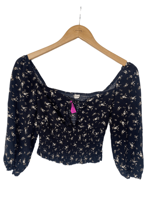 Blusa Corta Negra Con Flores Garage