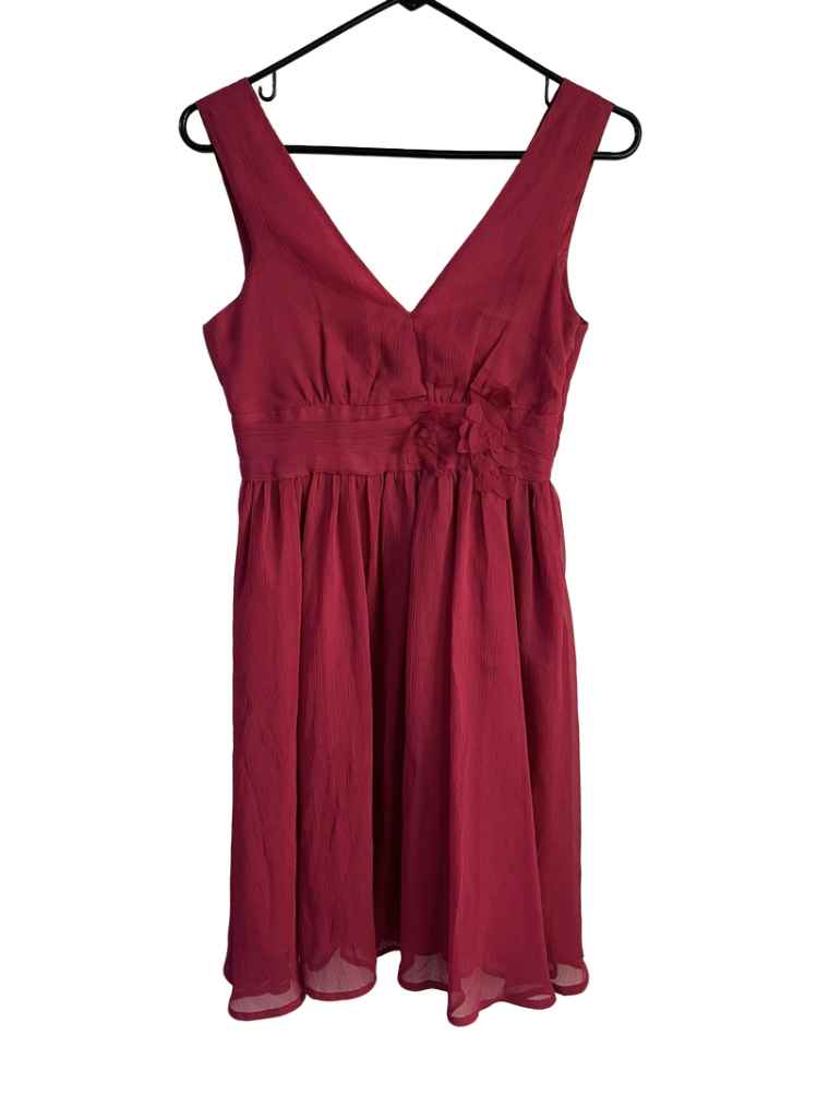 Vestido Corto Fucsia Oscuro Escote En V Marca Fourtyone