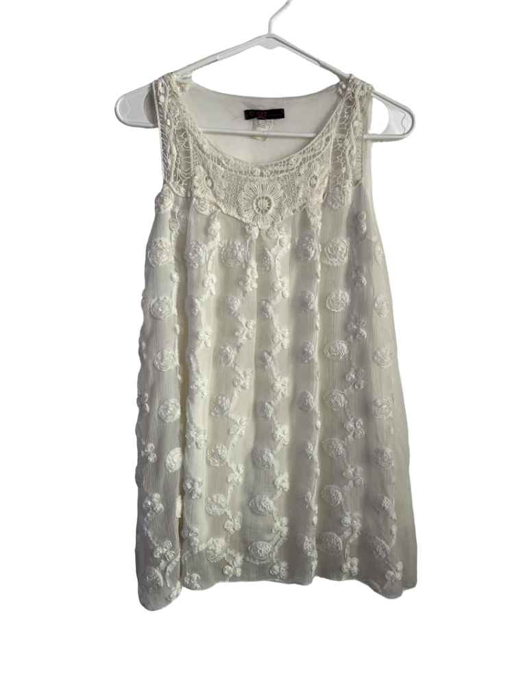 Vestido Blanco Corto De Calado Y Encaje Marca Quizz