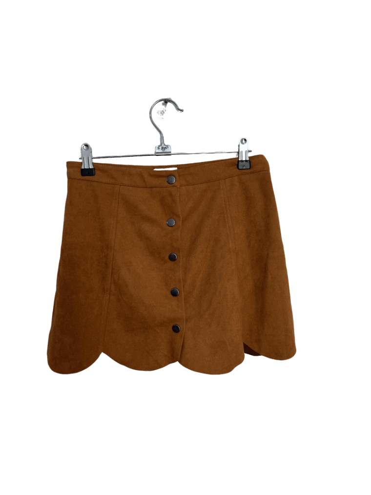 Falda Corta De Gamusa Marrón Claro Con Botones Marca Neslaydesign