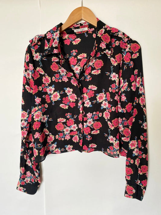 Blusa Active Negra Con Flores Fucsia